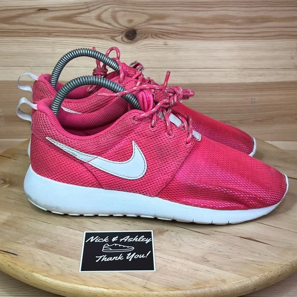 Nike Roshe Pink & White Athletic Lace Up Shoes Womens Size 6.5